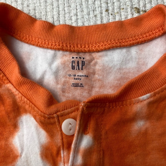 BABY GAP Orange White Tie-Dye Baby Henley Summer Romper | Size 12-18 Months - Picture 3 of 6